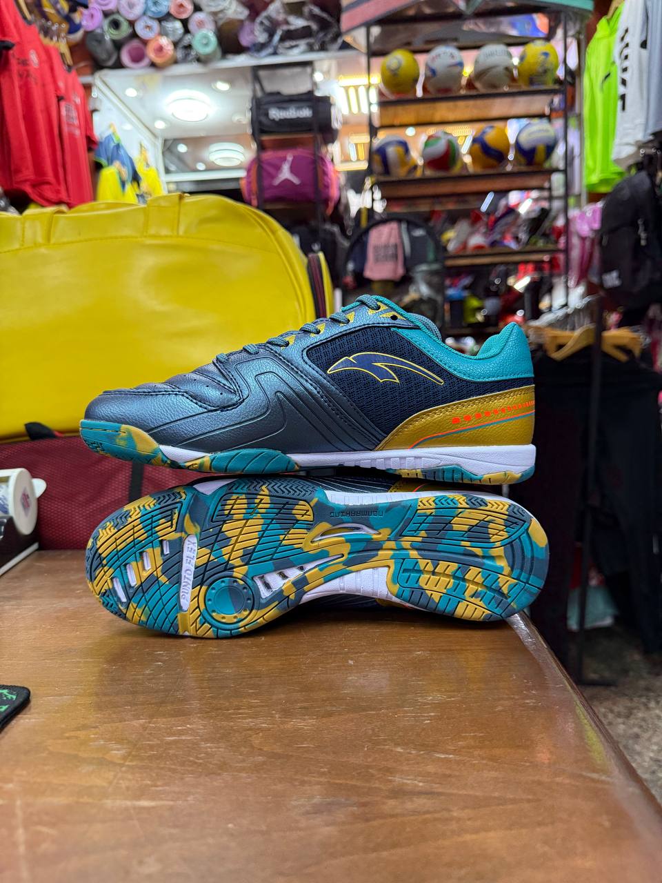 کفش خارجی مخصوص سالن فوتسال ماراتن maraton