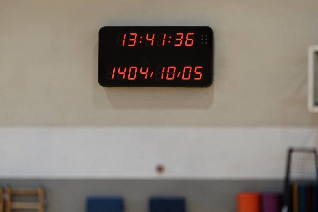 ساعت و تقویم دیجیتالی مخصوص سالن های ورزشی Sport watch